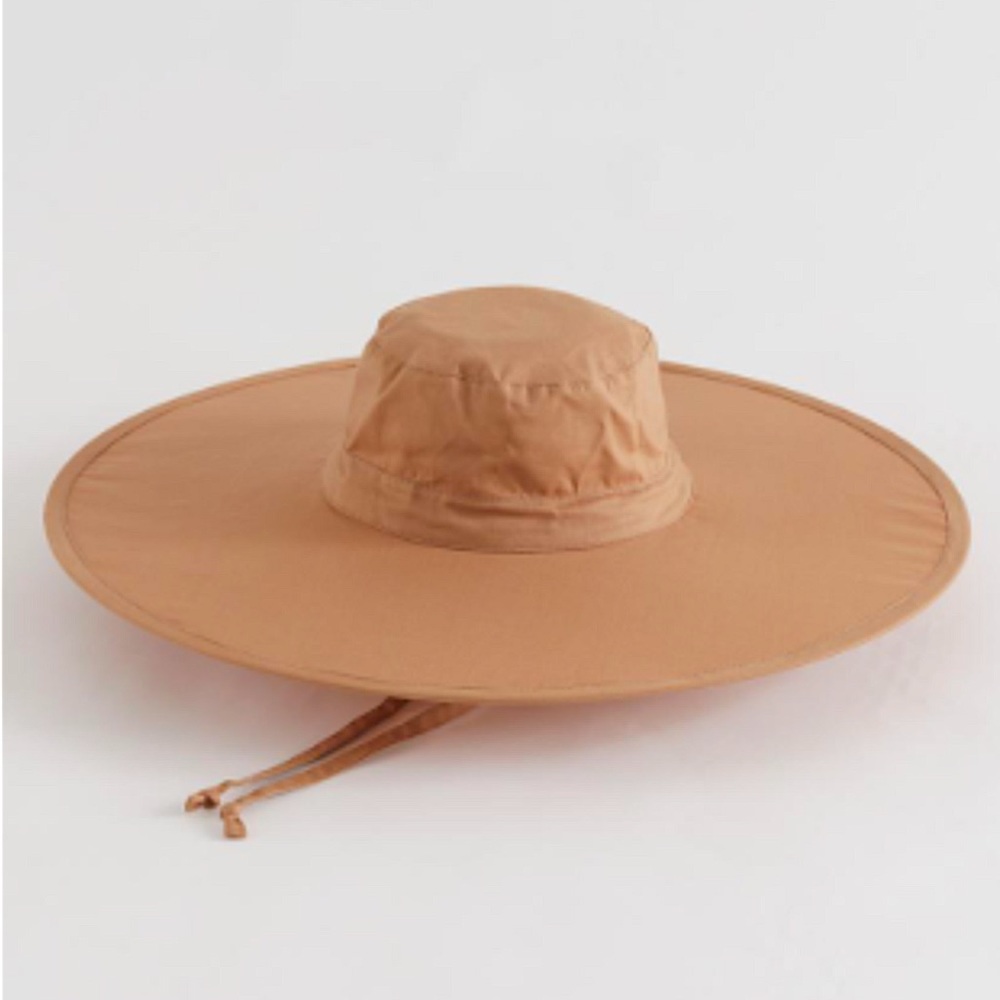 NWT Baggu Packable Sun Hat in “Adobe”